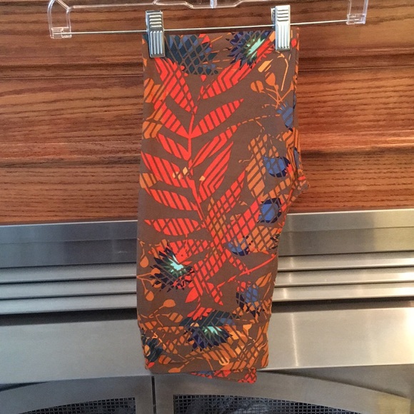 LuLaRoe Pants - 🍁 LuLaRoe OS Leggings